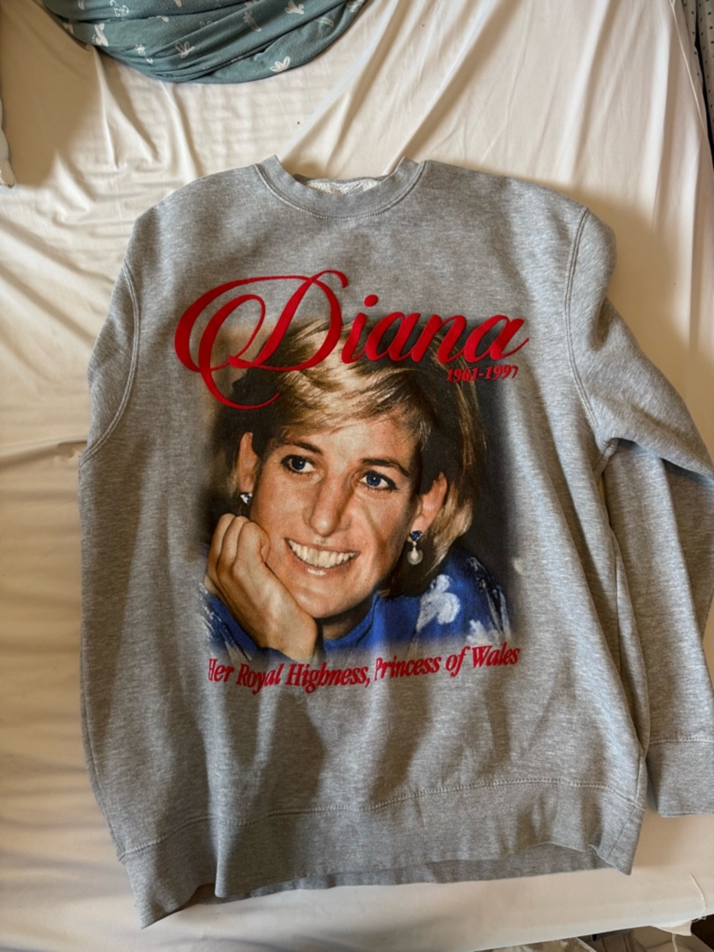 Princess Diana Crewneck from Moby Thrift Size Large